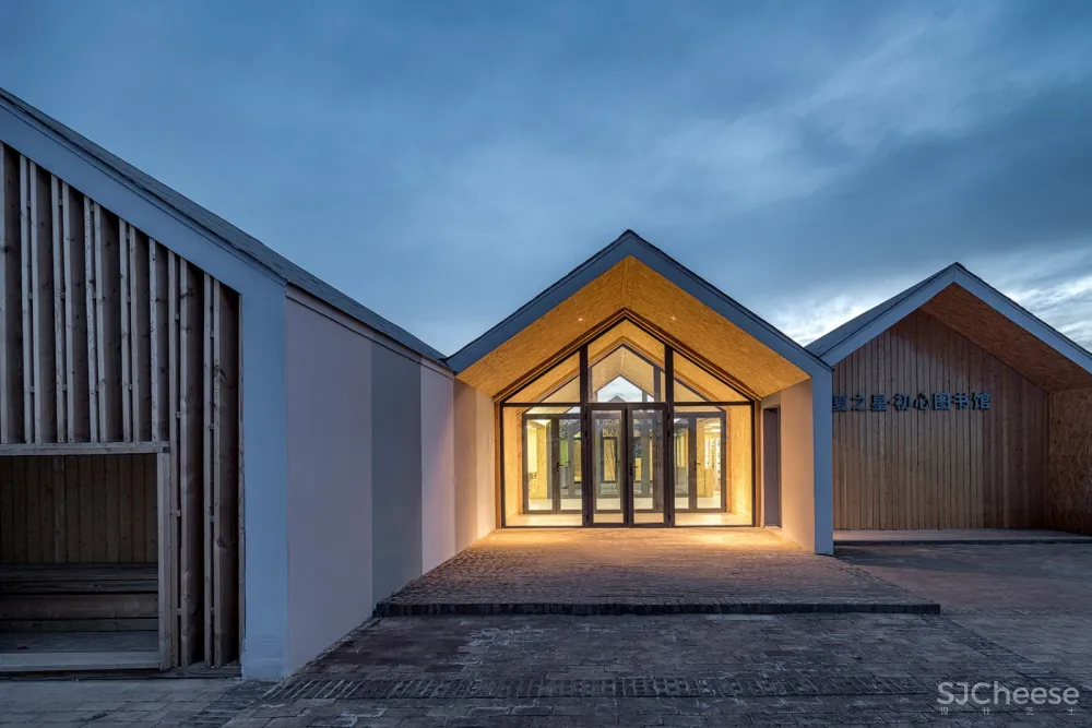 张北县二台镇华夏之星初心图书馆，河北 / 度态建筑