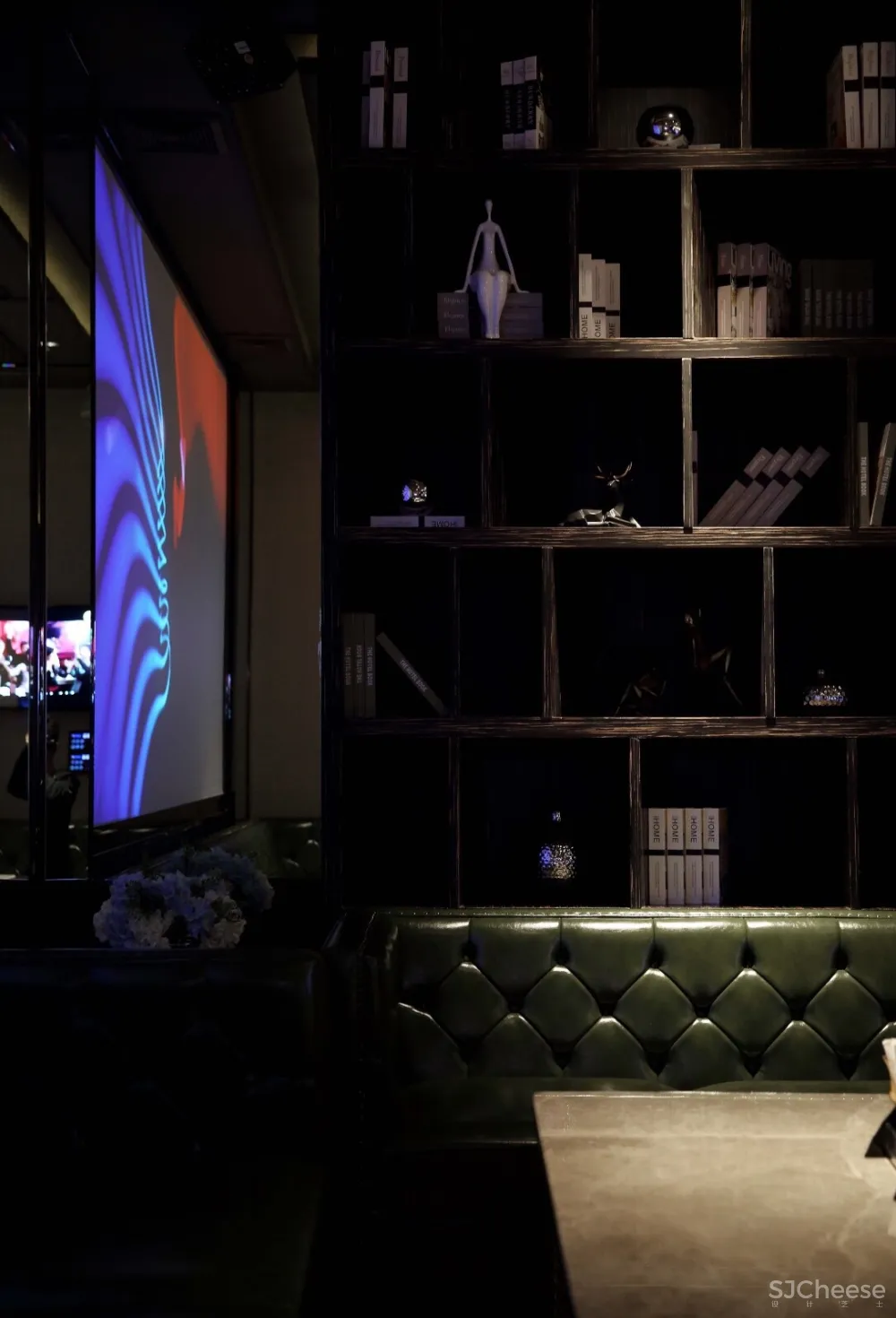 艺术潮流范——“砖”做KTV | 辛视设计