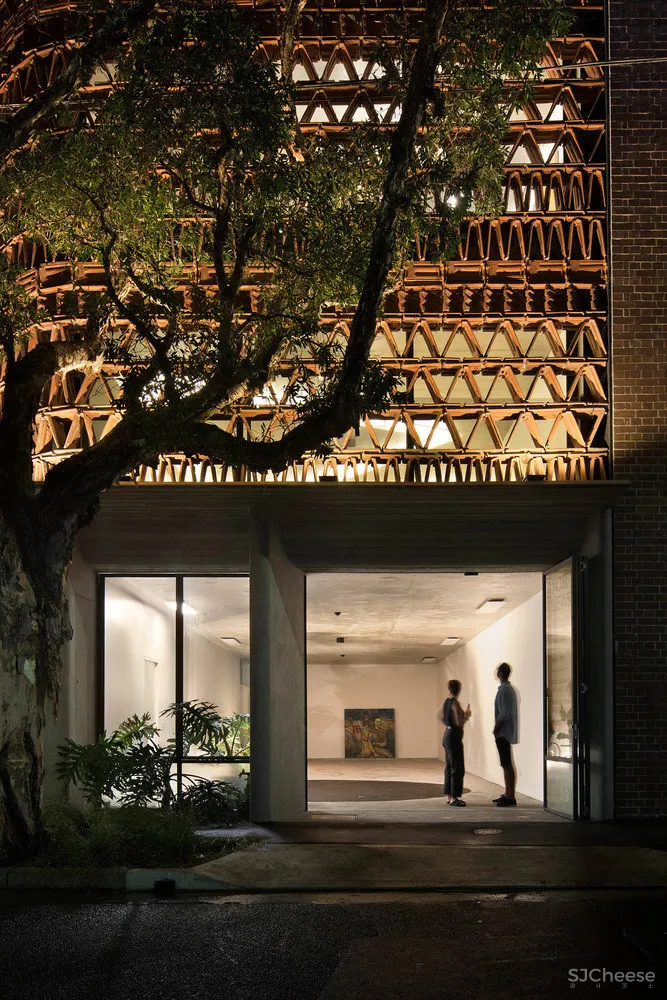 Luigi Rosselli+Raffaello Rosselli:蜂巢
