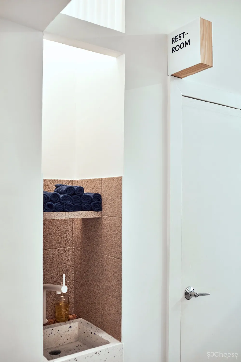 Corinna & Theresa Williams：Celsious餐厅自助洗衣店/咖啡馆 首