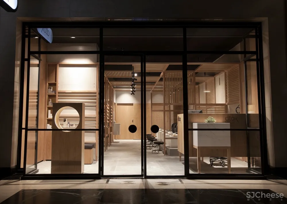 橡木环抱下的温暖SPA空间 | StudioMKZ