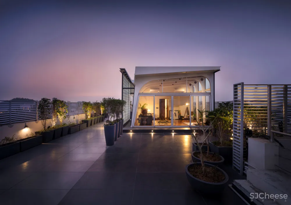 屋顶船舱2号 / Harsh Vardhan Jain Architects