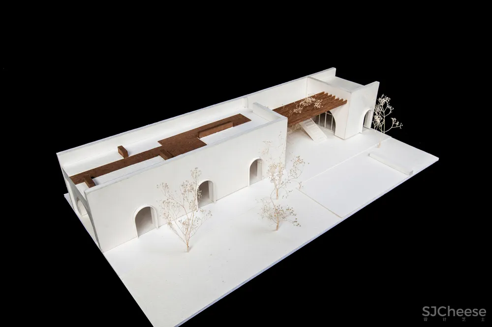 湿地中的红砖塔,河北 / 空格建筑