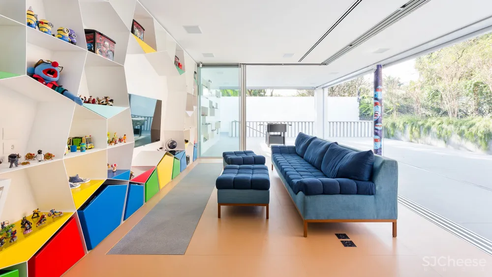 Toy House MM01 - A Joyful Refuge from the World Outside