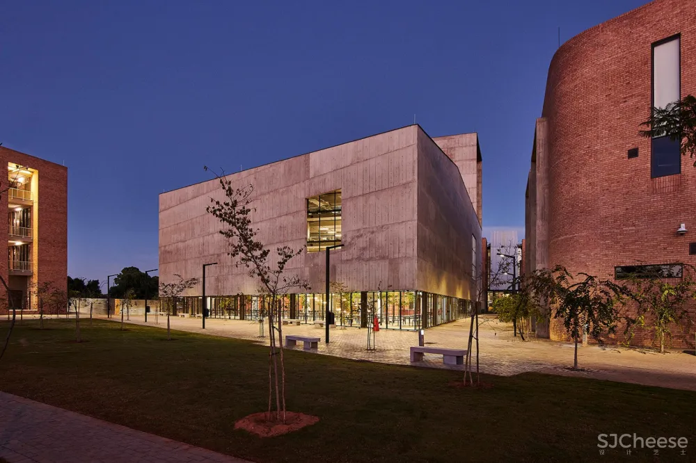 Sol Plaatje大学学生资源中心,南非 / designworkshop