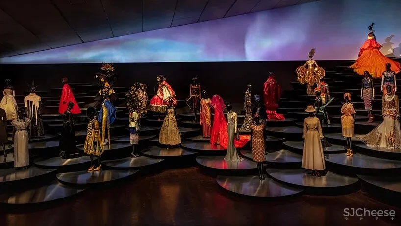 OMA为迪奥设计的展览在丹佛艺术博物馆开幕