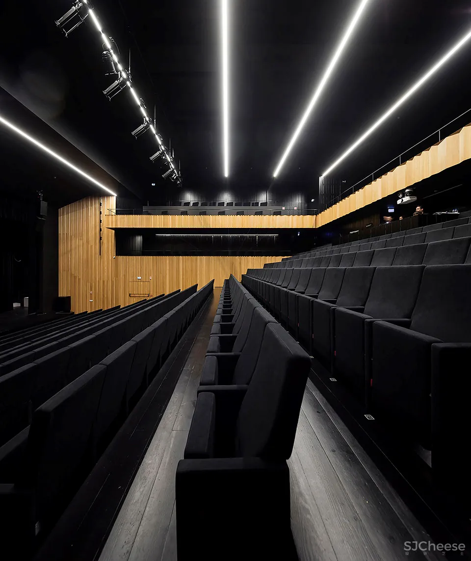 CAA / ÁGUEDA 艺术中心，葡萄牙 / AND-RÉ