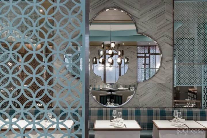 上海一家古色古香的北京烤鸭店设计