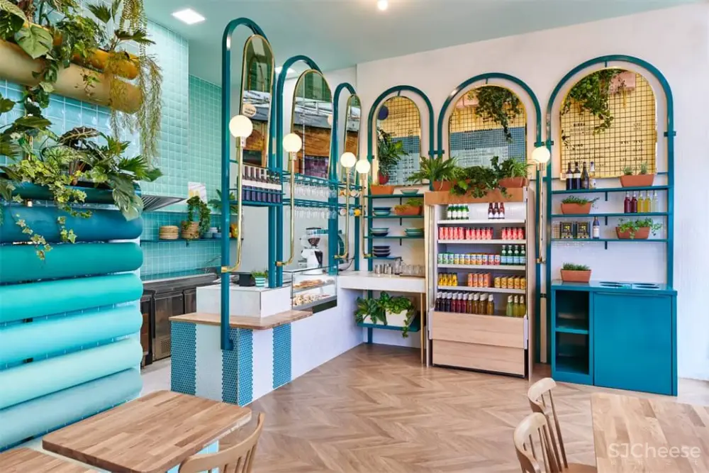 法国里昂一家明亮多彩的意式餐厅Piada设计
