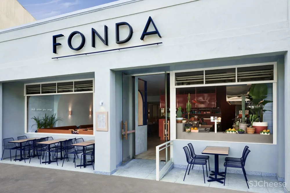 墨尔本潘通珊瑚红餐厅 | STUDIO ESTETA