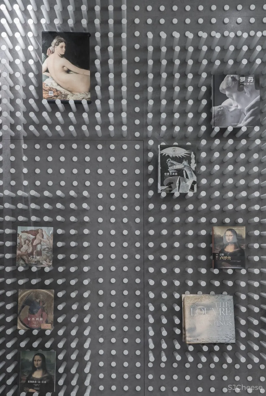 上海：一家书店吸引了大批购物者进入市区