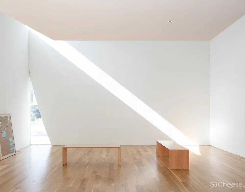 Transart艺术基金会,缝隙进入艺术光 / Schaum/Shieh