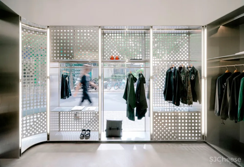 上海20m² ALL SH 街头潮牌集合店 | 联图建筑设计 首