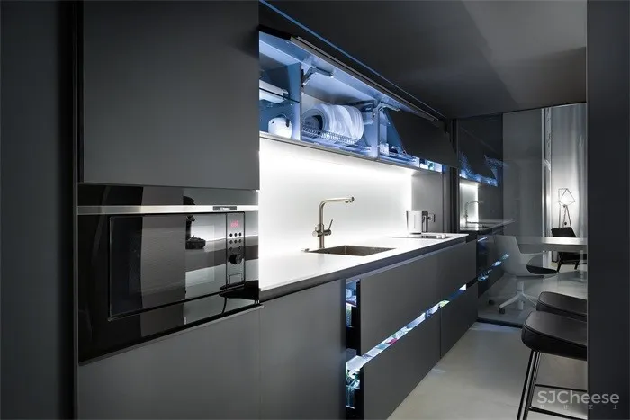 乌克兰黑白简约Soesthetic集团办公室 | SOESTHETIC GROUP