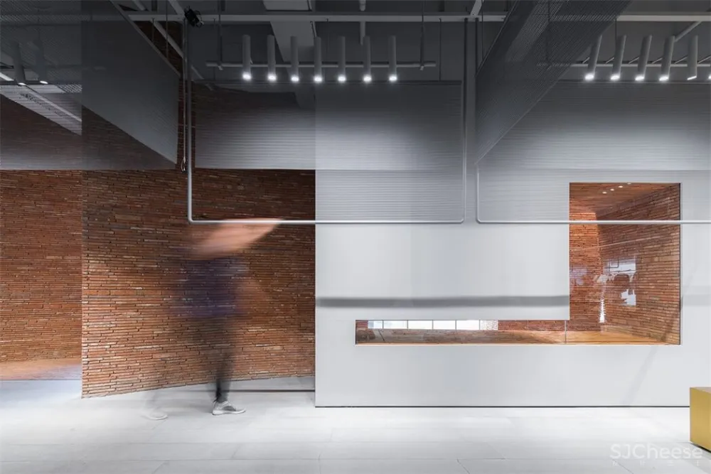 东仓建设,UR华师旗舰店—峡谷