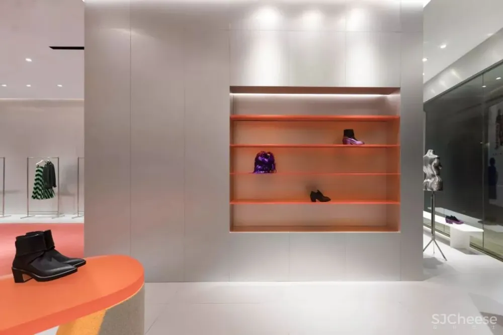 "VVNK JANE PLUS" 极简女装概念店 | 退化建筑