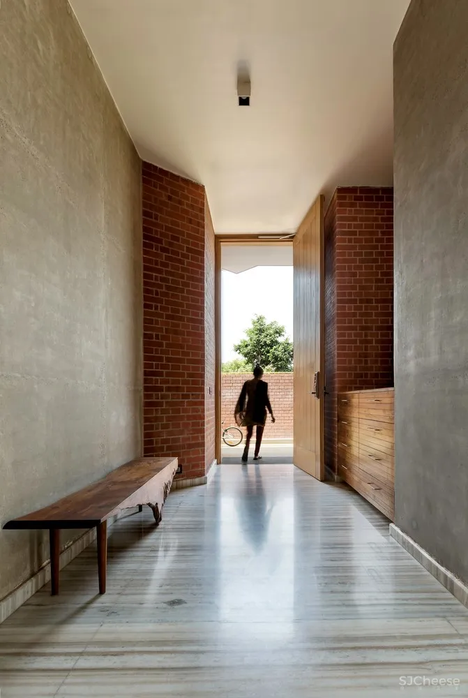 印度动感砖砌住宅 / Vir.Mueller Architects