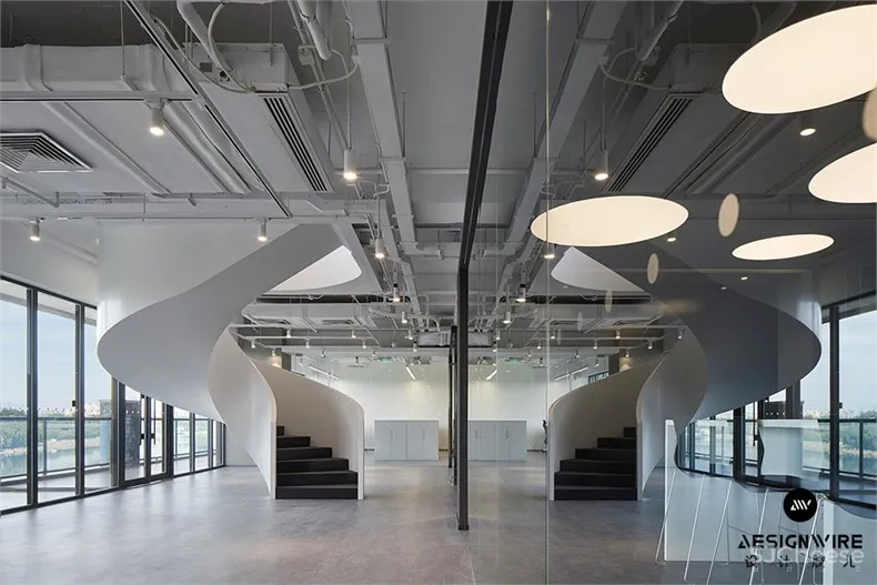 旋转楼梯a.jpg 张晓亮:DayOne法律科技大楼