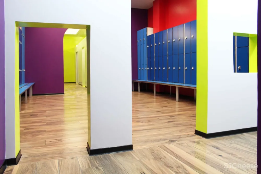 [俱乐部] Kalorias Club Children Dressing Room