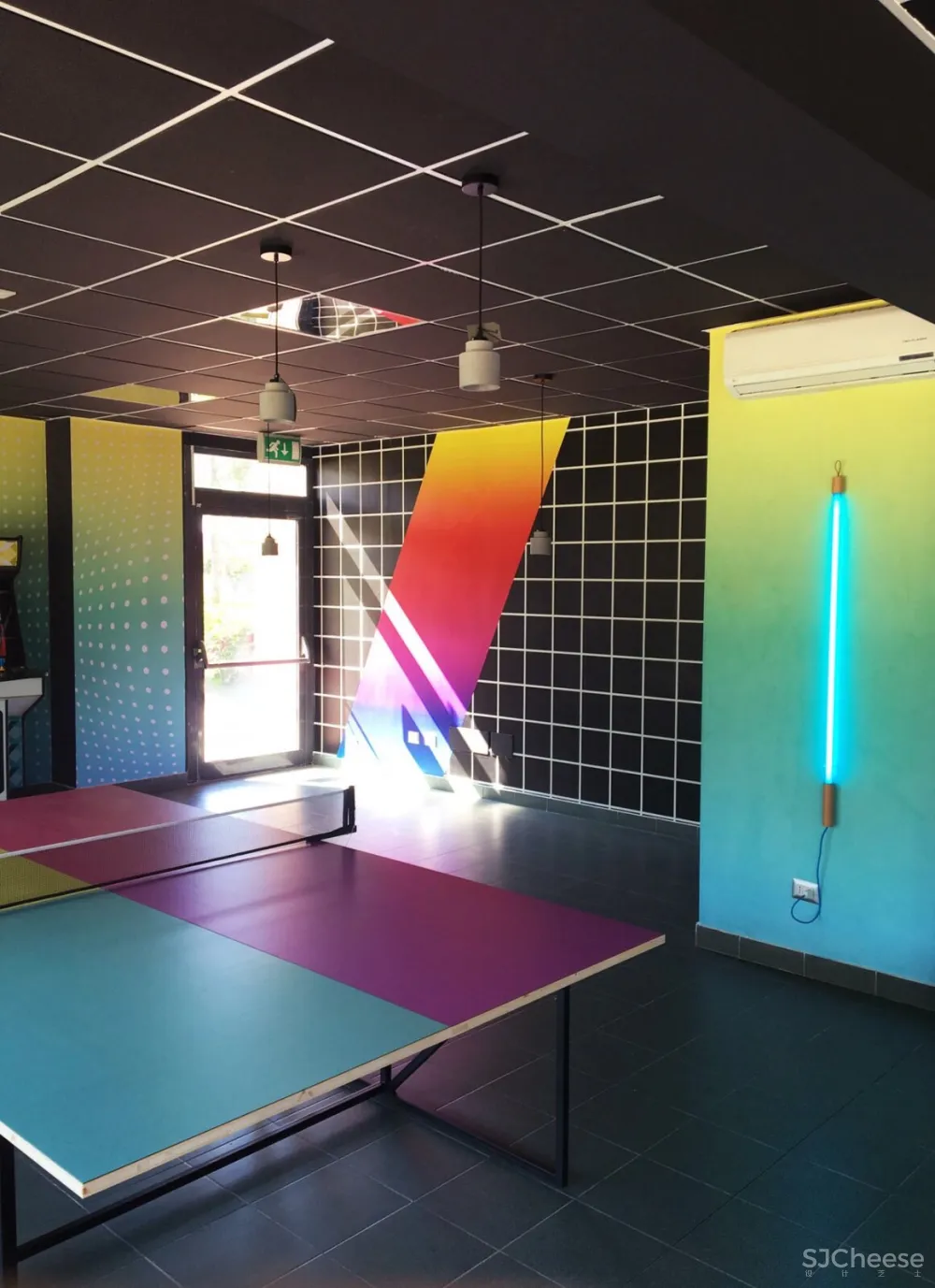 罗马80年代氛围的公共空间 | Tommaso Guerra