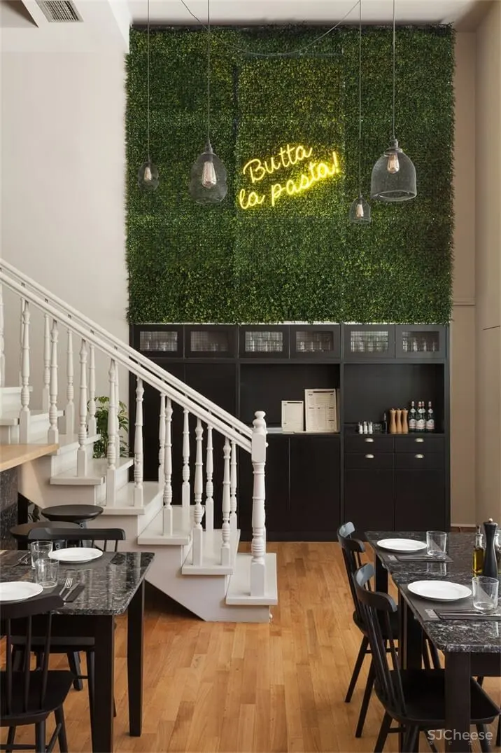 在希腊享受一餐纯正的意式美味