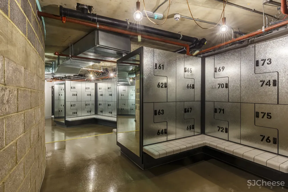 叛军C102健身房 伦敦