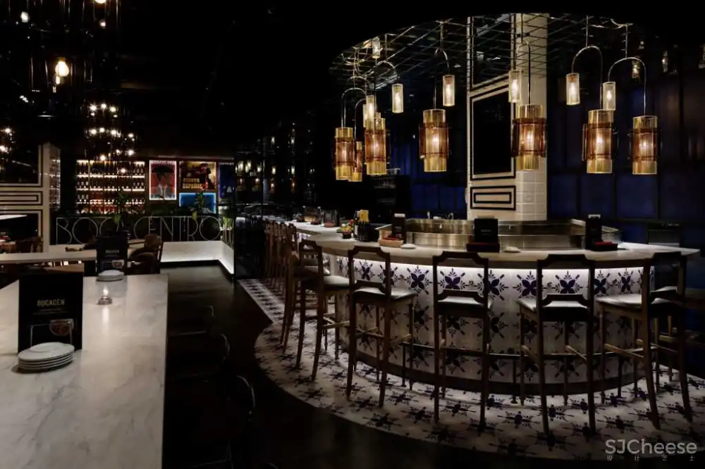 名古屋一家西班牙风情酒吧餐厅设计