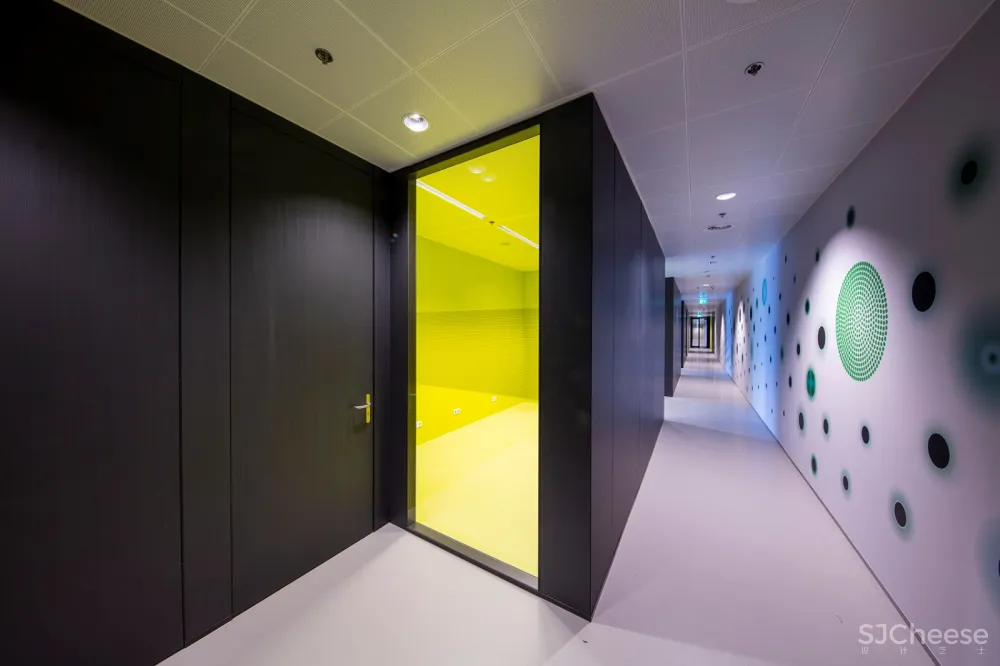 莱顿大学贝塔园区,荷兰 / 瑛泊