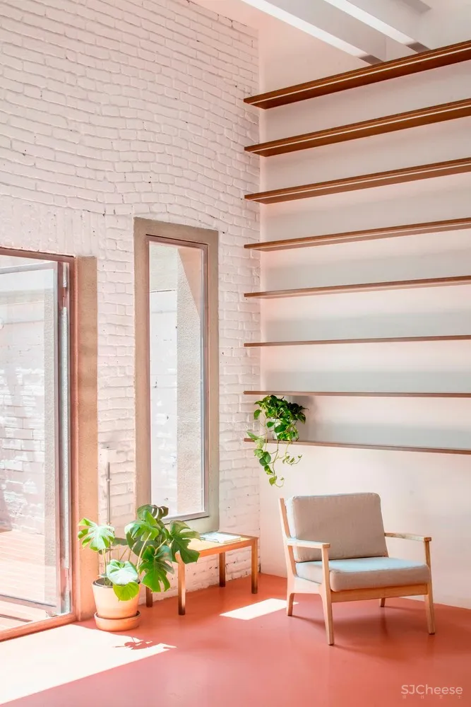 90㎡巴塞罗那不规则住宅 | CRÜ