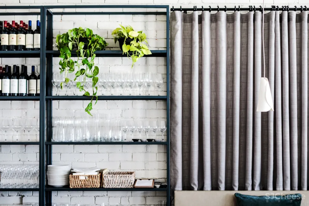 Fiona Lynch&Michael Gittings：休闲庭院酒吧