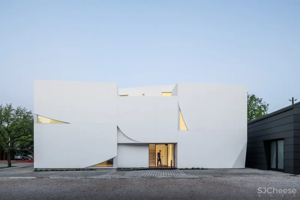 Transart艺术基金会,缝隙进入艺术光 / Schaum/Shieh