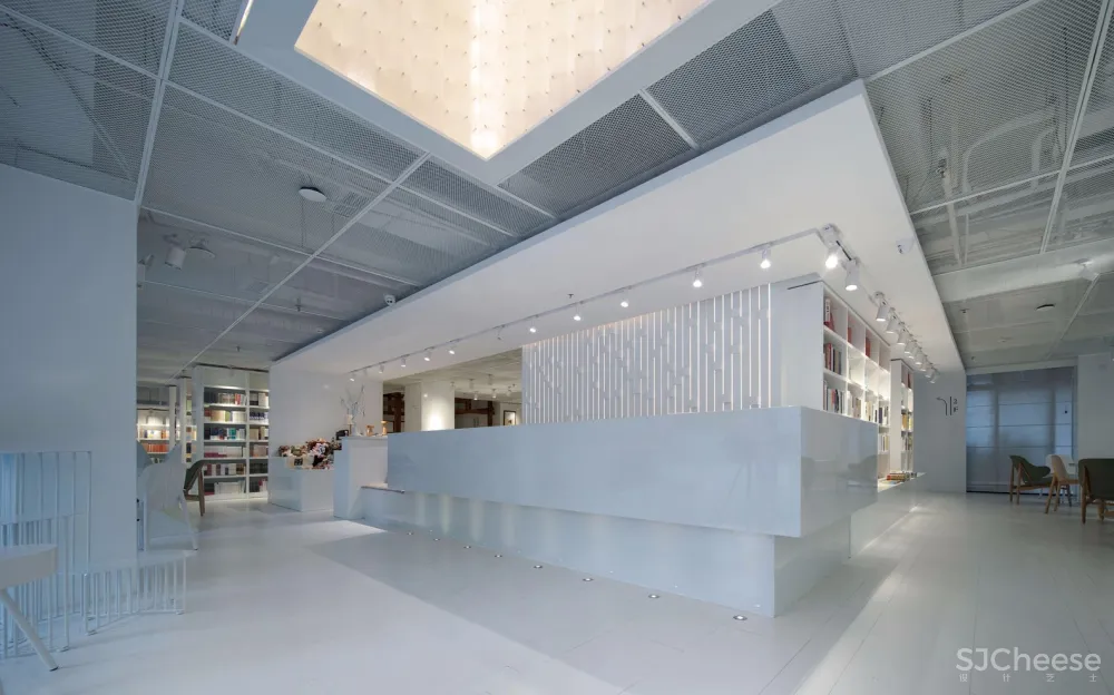 水木言设计:成都“白”止间书店 首