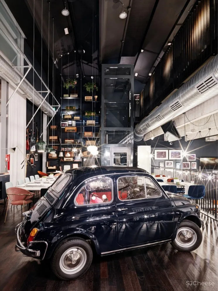 戏剧感十足的 ZOMBY BLUE 演艺娱乐中心 | fabio gianoli