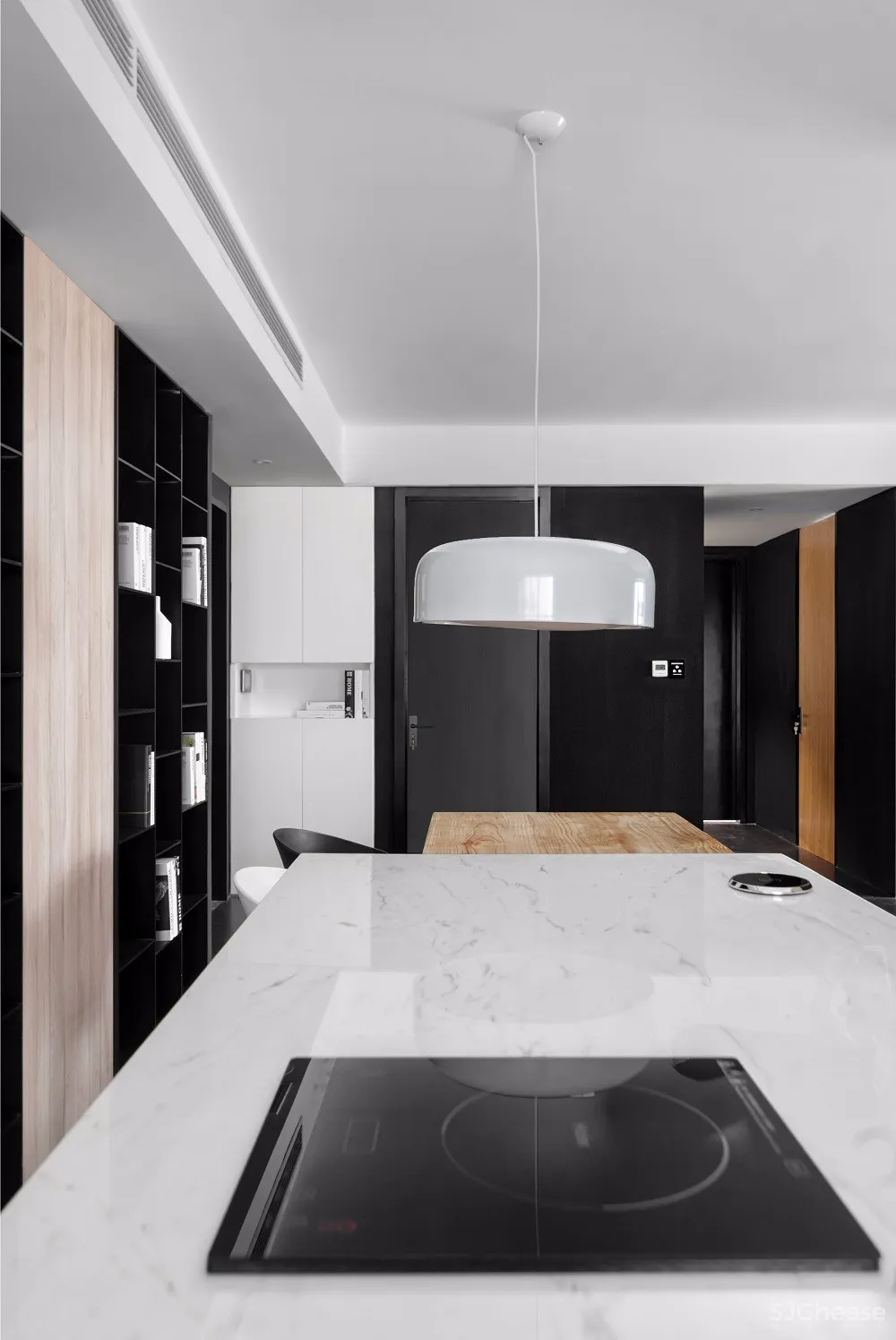 格局·木与黑白灰的完美平衡124m²住宅设计 | 简线设计