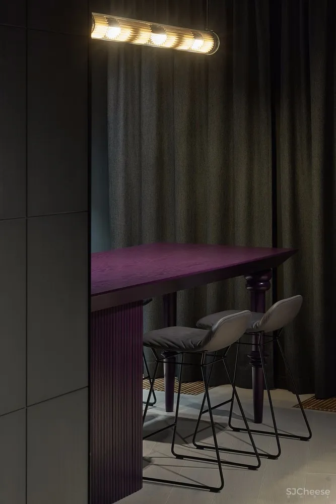 饱和色+黑色，立陶宛80㎡戏剧般的公寓 | HEIMA architects 首