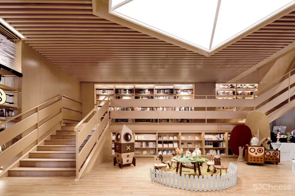 言几又王府井中环店，北京 / 峻佳设计 首