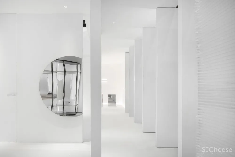 尔我空间设计研究室:广州 无形间 首