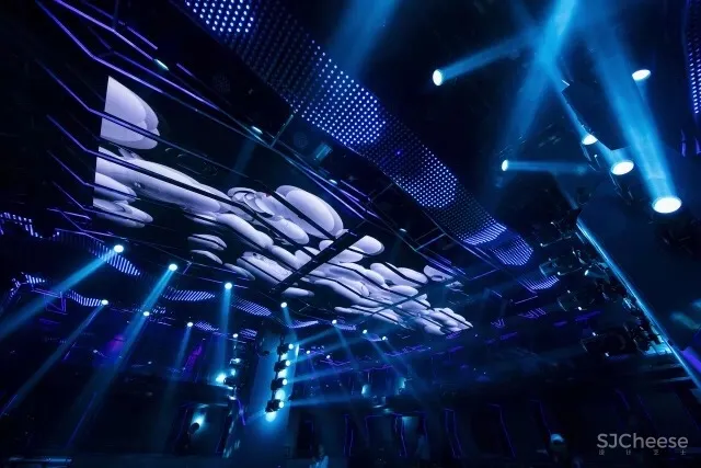 新冶组设计:面积800㎡的深圳 LIFE酒吧设计