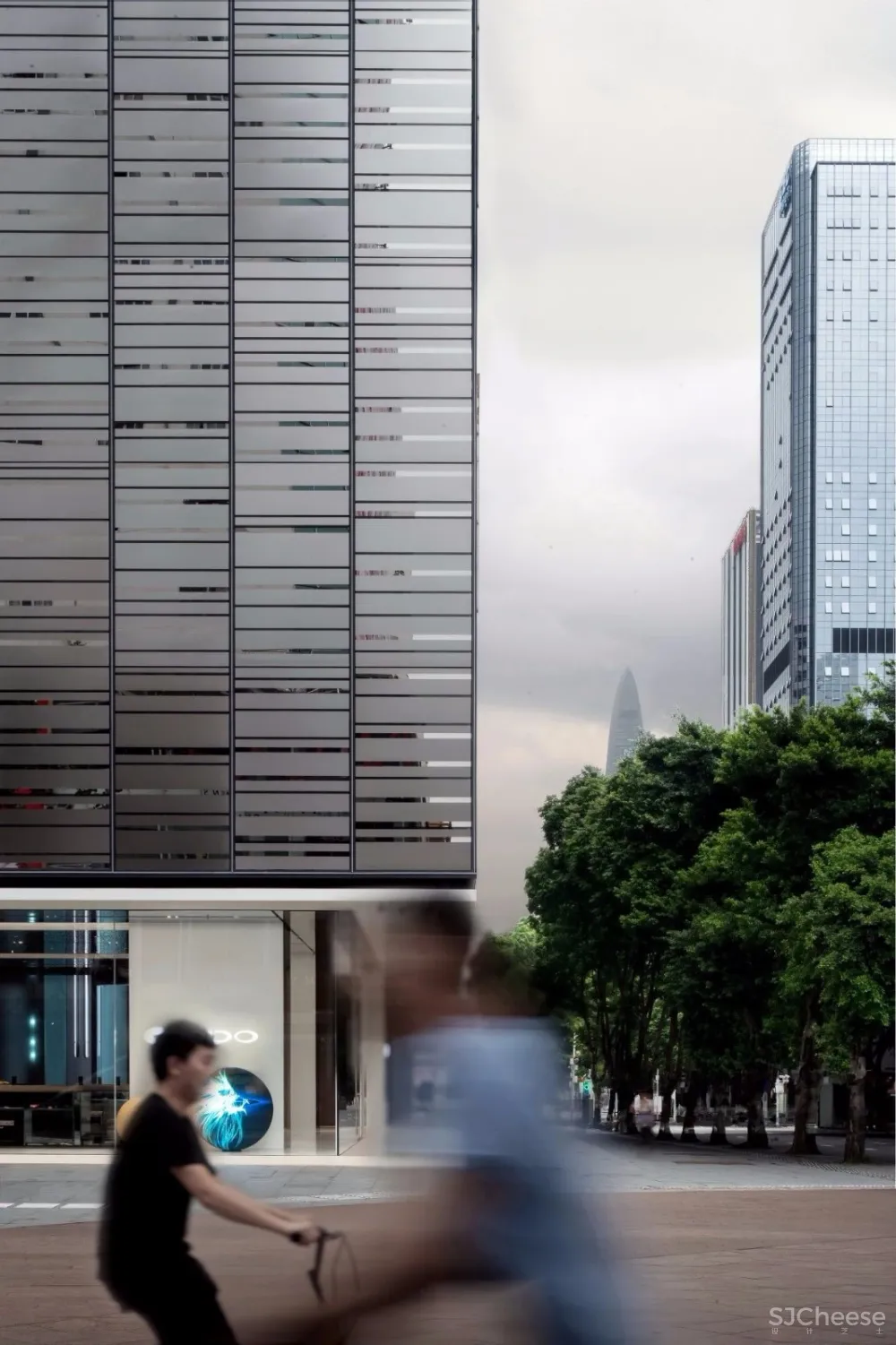 DOMANI东仓新作首发 | OPPO 深圳旗舰店· 透明的存在