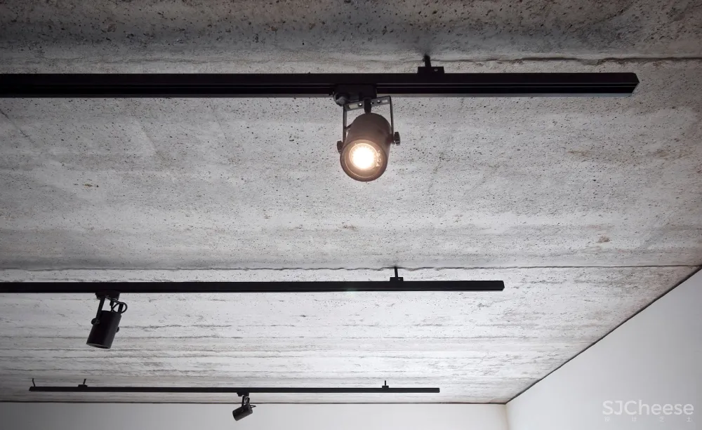 Minimalist Apartment in Prague | 安静中性的环境 首