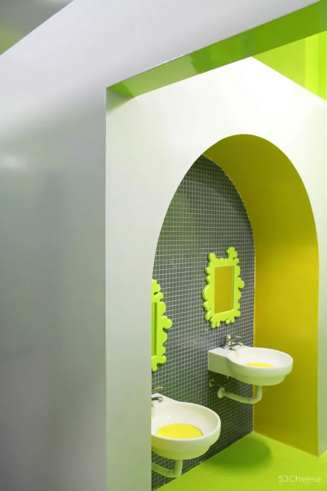 [俱乐部] Kalorias Club Children Dressing Room