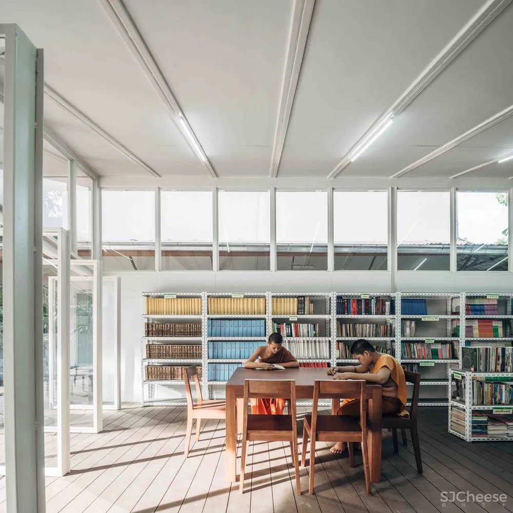 泰国寺庙院校旧楼改造,提供新僧侣生活区 / Skarn Chaiyawat + Rina Shindo + Witee Wisuthumporn 首