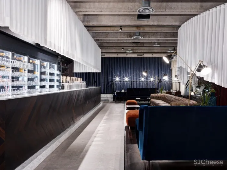 戏剧感十足的 ZOMBY BLUE 演艺娱乐中心 | fabio gianoli