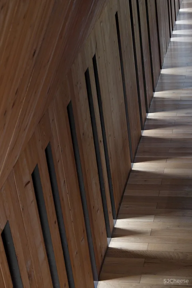 EH 住宅 / andramatin