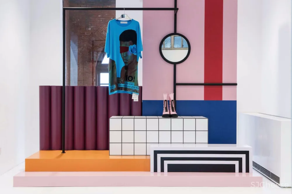 色彩与廓形 · VVNK 装置艺术空间 | Zinovatnaya