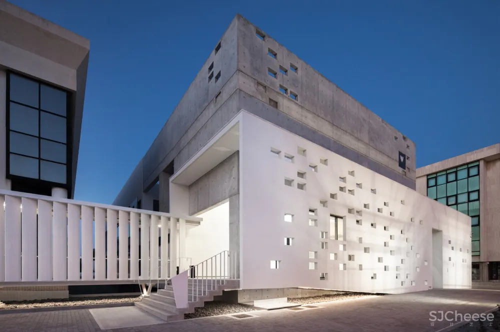 Varda Studio | 抽象的镂空形式建筑