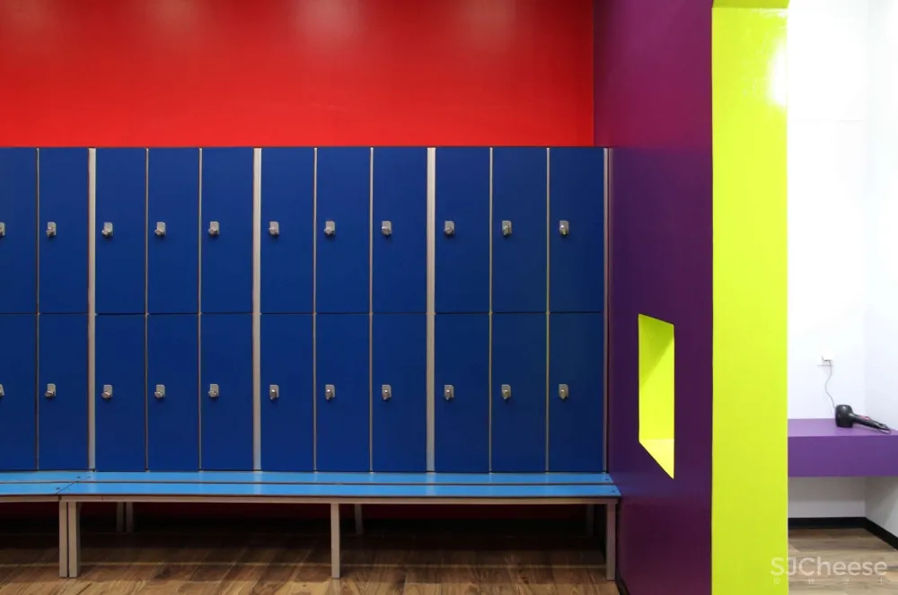 [俱乐部] Kalorias Club Children Dressing Room