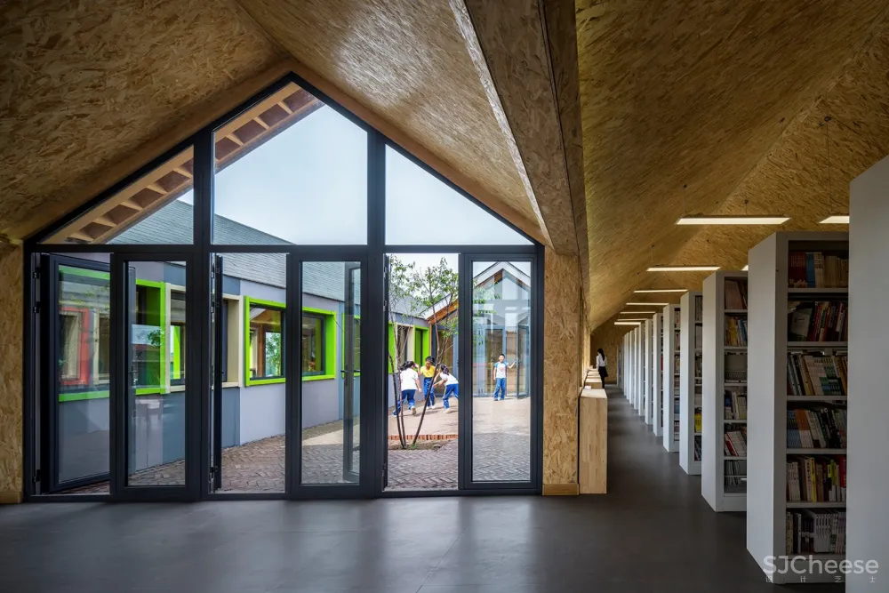 张北县二台镇华夏之星初心图书馆，河北 / 度态建筑