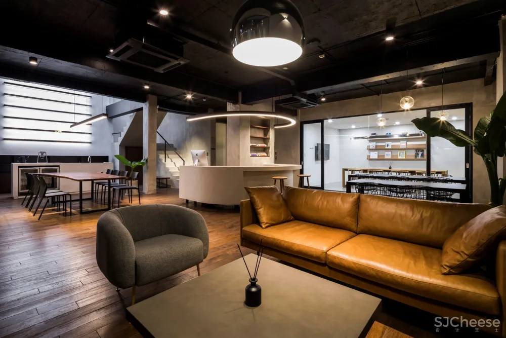 Sanuki Daisuke architects：越南年轻创业者的办公空间