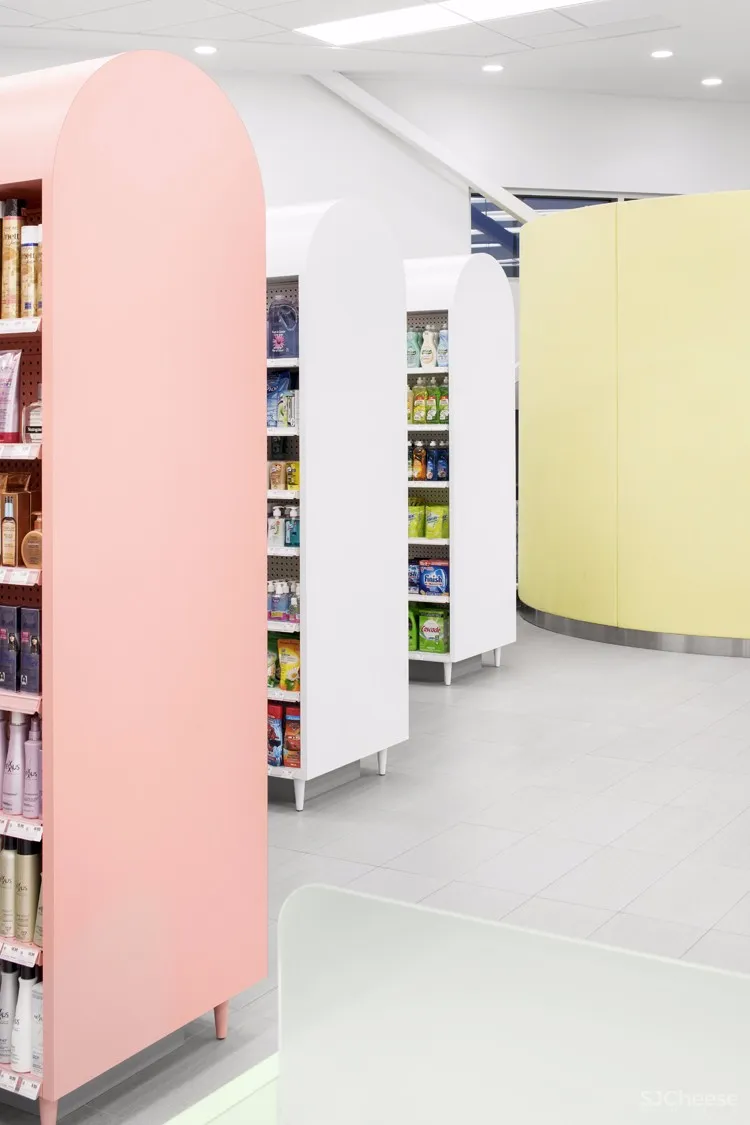 色彩打造的加拿大蒙特利尔Uniprix药店 | Jean de Lessard